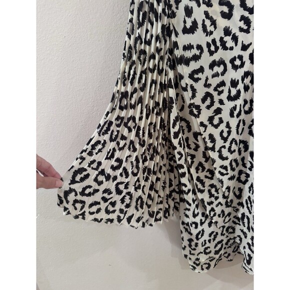 Laurie Felt Beige & Black Animal Print Pullover Top 1X - Picture 4 of 7